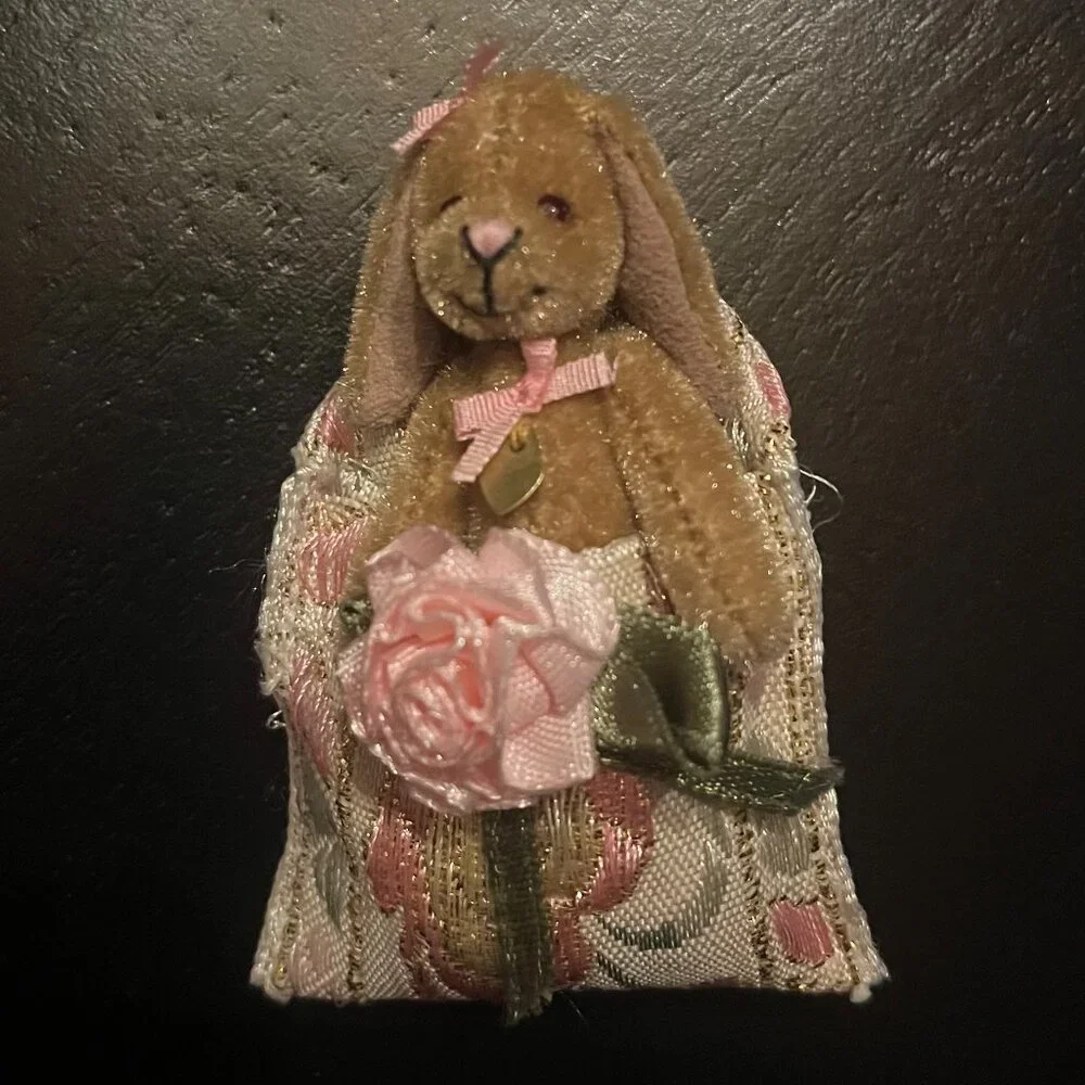 Vintage Fabric Bunny Pin in Fabric Pouch